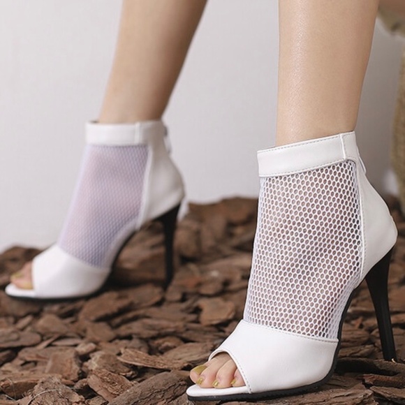 NET HEELS - Picture 1 of 1